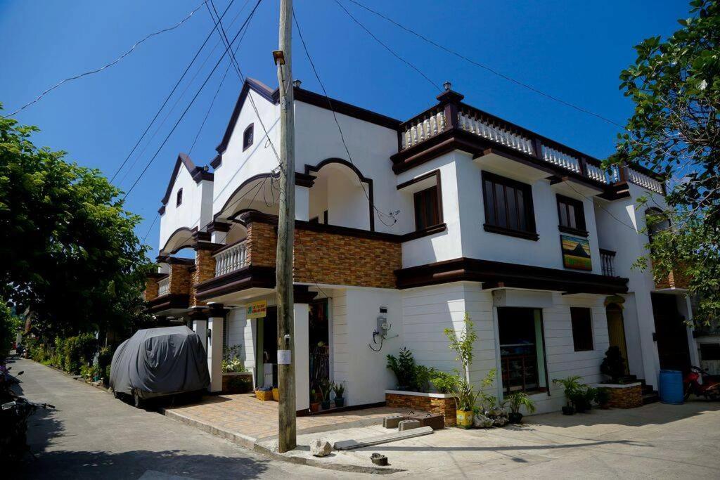 Florabells Iraya Guest House - Batanes Basco ภายนอก รูปภาพ