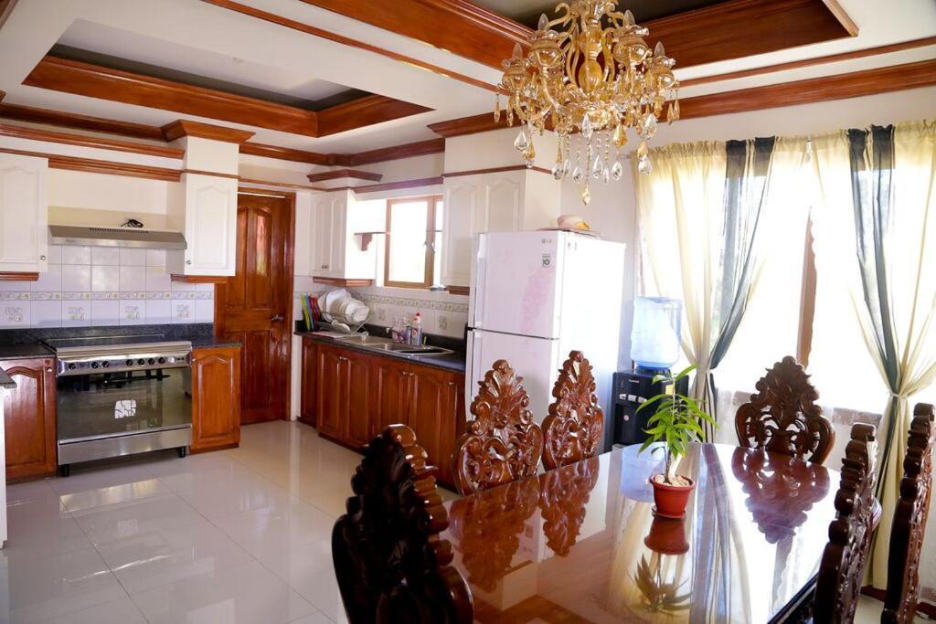 Florabells Iraya Guest House - Batanes Basco ภายนอก รูปภาพ