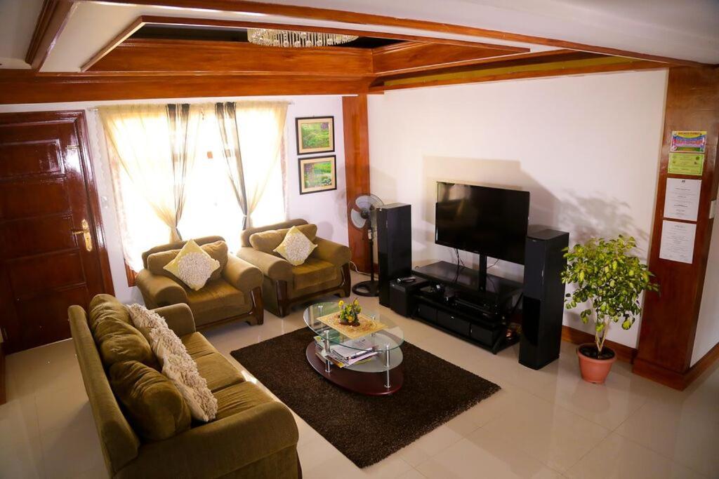 Florabells Iraya Guest House - Batanes Basco ภายนอก รูปภาพ