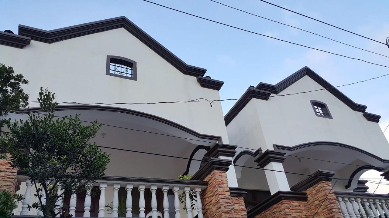 Florabells Iraya Guest House - Batanes Basco ภายนอก รูปภาพ