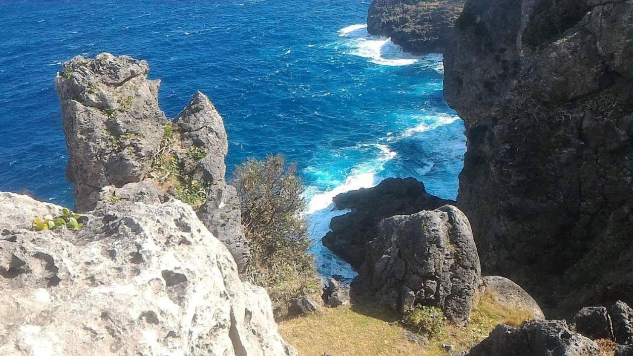 Florabells Iraya Guest House - Batanes Basco ภายนอก รูปภาพ