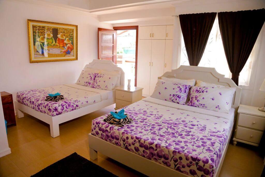 Florabells Iraya Guest House - Batanes Basco ภายนอก รูปภาพ