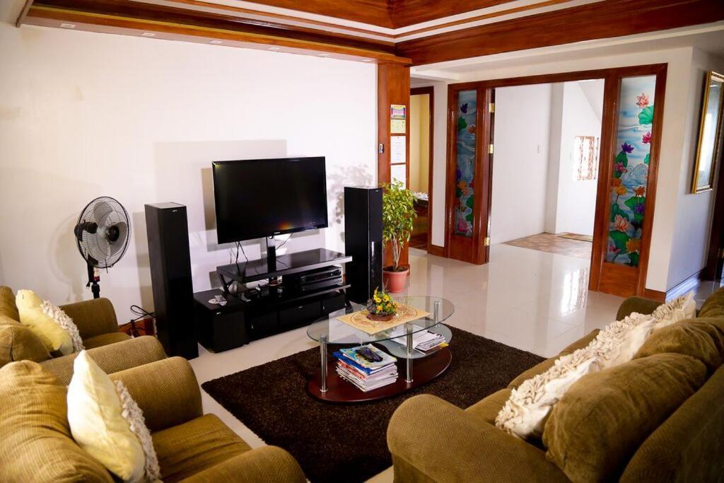 Florabells Iraya Guest House - Batanes Basco ภายนอก รูปภาพ