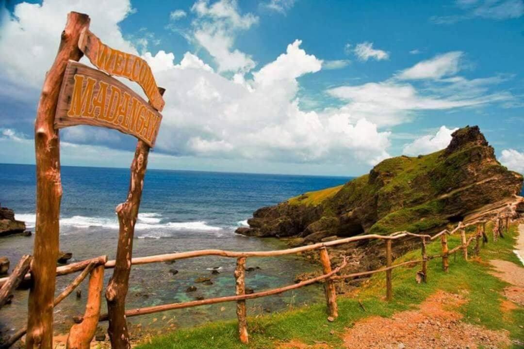 Florabells Iraya Guest House - Batanes Basco ภายนอก รูปภาพ